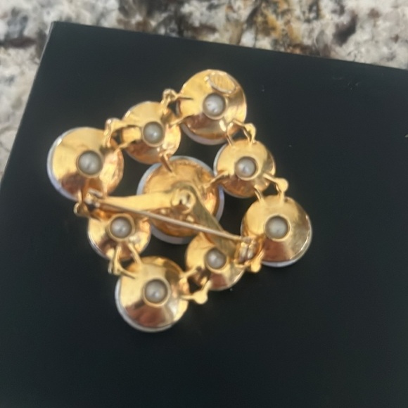 Vintage Weiss Aurora Borealis Rhinestone Brooch – Mid-Century Sparkle - Picture 9 of 17